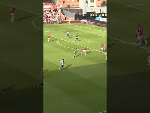 A GOAL OF THE SEASON ALREADY?! 😱
