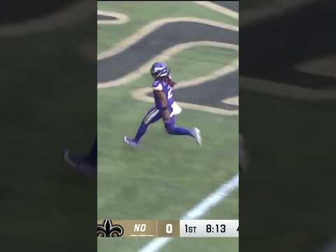 Alexander Mattison breaks two tackles and score a Td in London